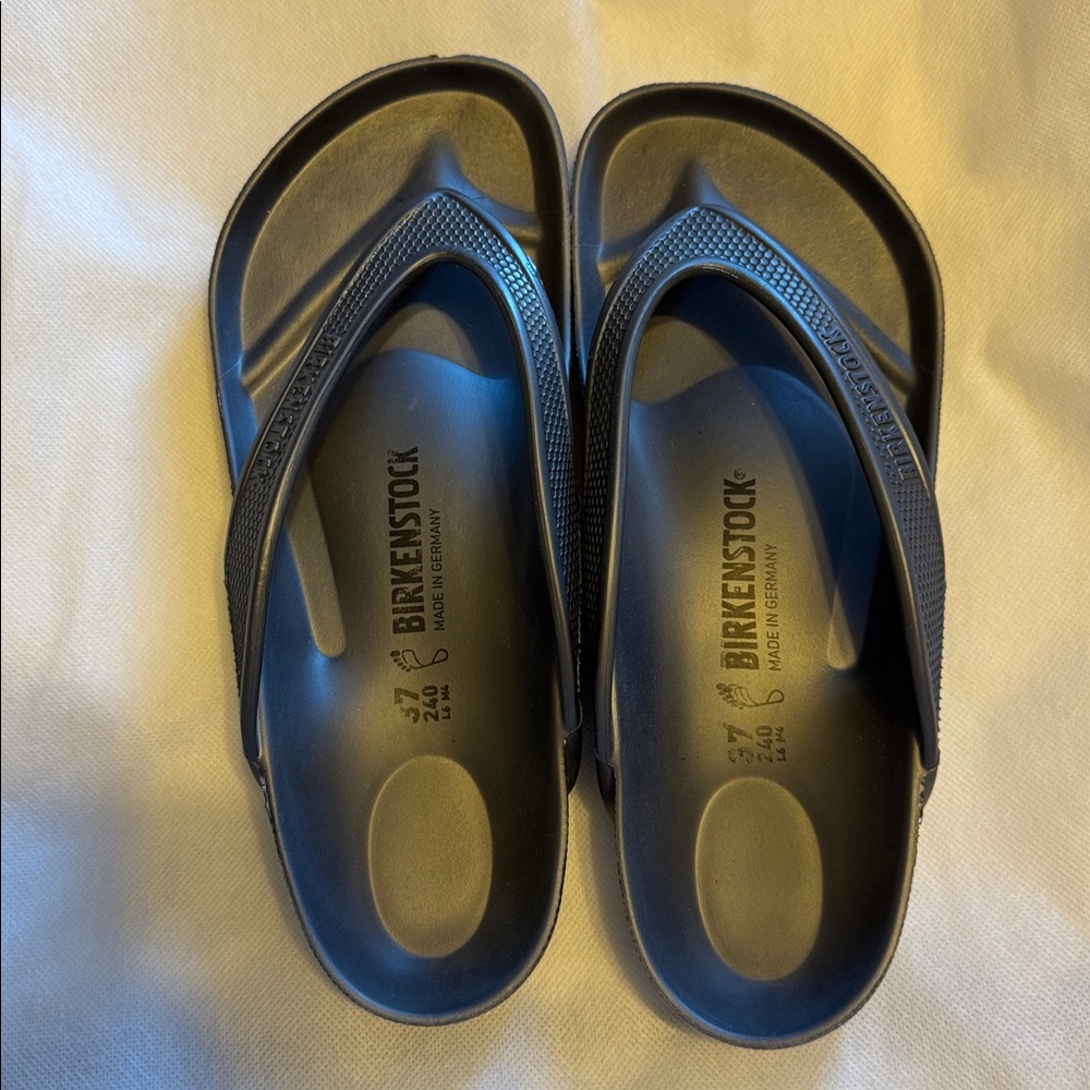 Birkenstock Flip Flop Sandals sz 6 Never worn outside